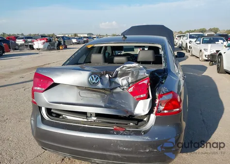 2015 Volkswagen Passat 1.8T Wolfsburg Edition из США, поврежденный, VIN 1VWAS7A32FC037877